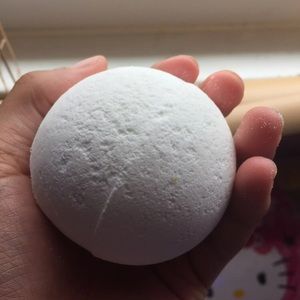 Bath bomb